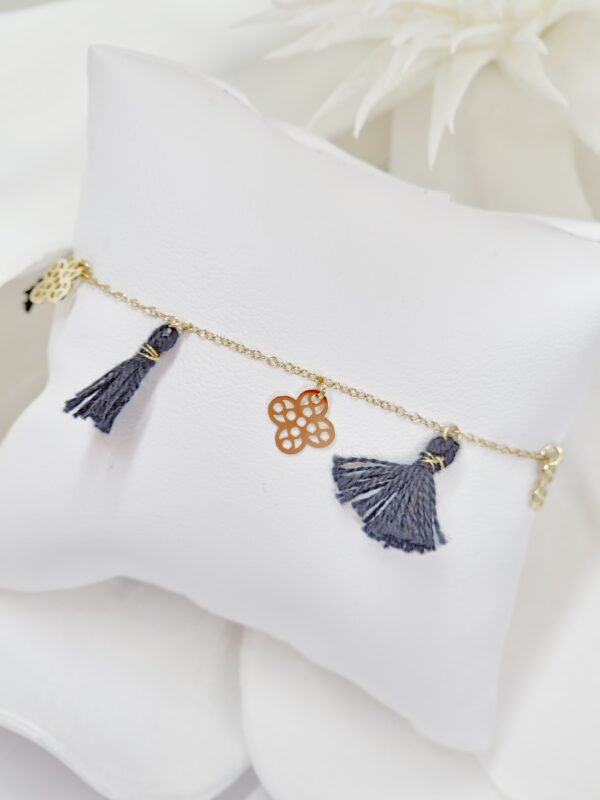 Bransoletka z czarnymi chwostami  1026