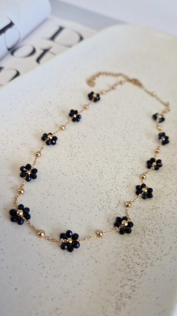 Naszyjnik czarne kwiaty 1111